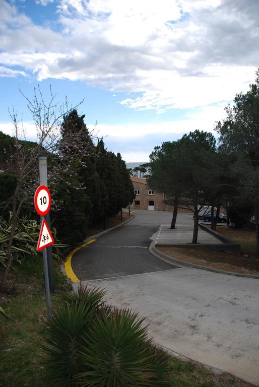 Alberg L'Escala Xanascat Hostel Exterior photo